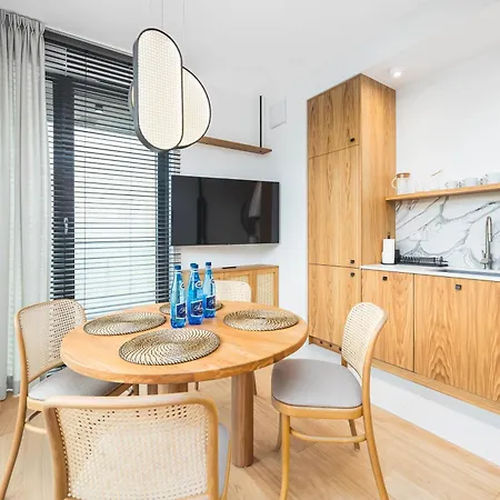 Apartament Woodside By Oneapartments *